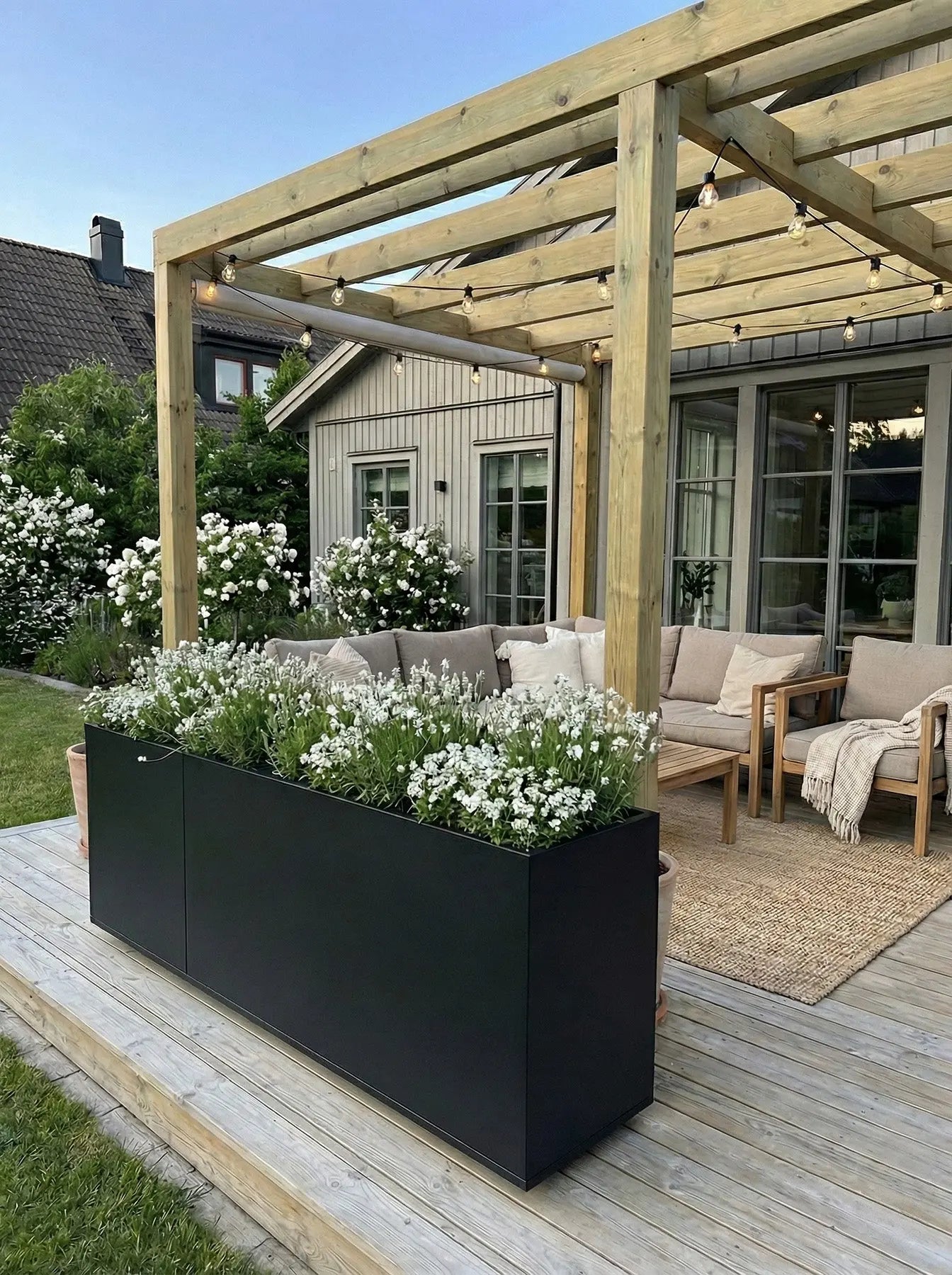 Designplåt Plant Box Flex Svart Altan Pergola utemiljö 200x40x60 Front